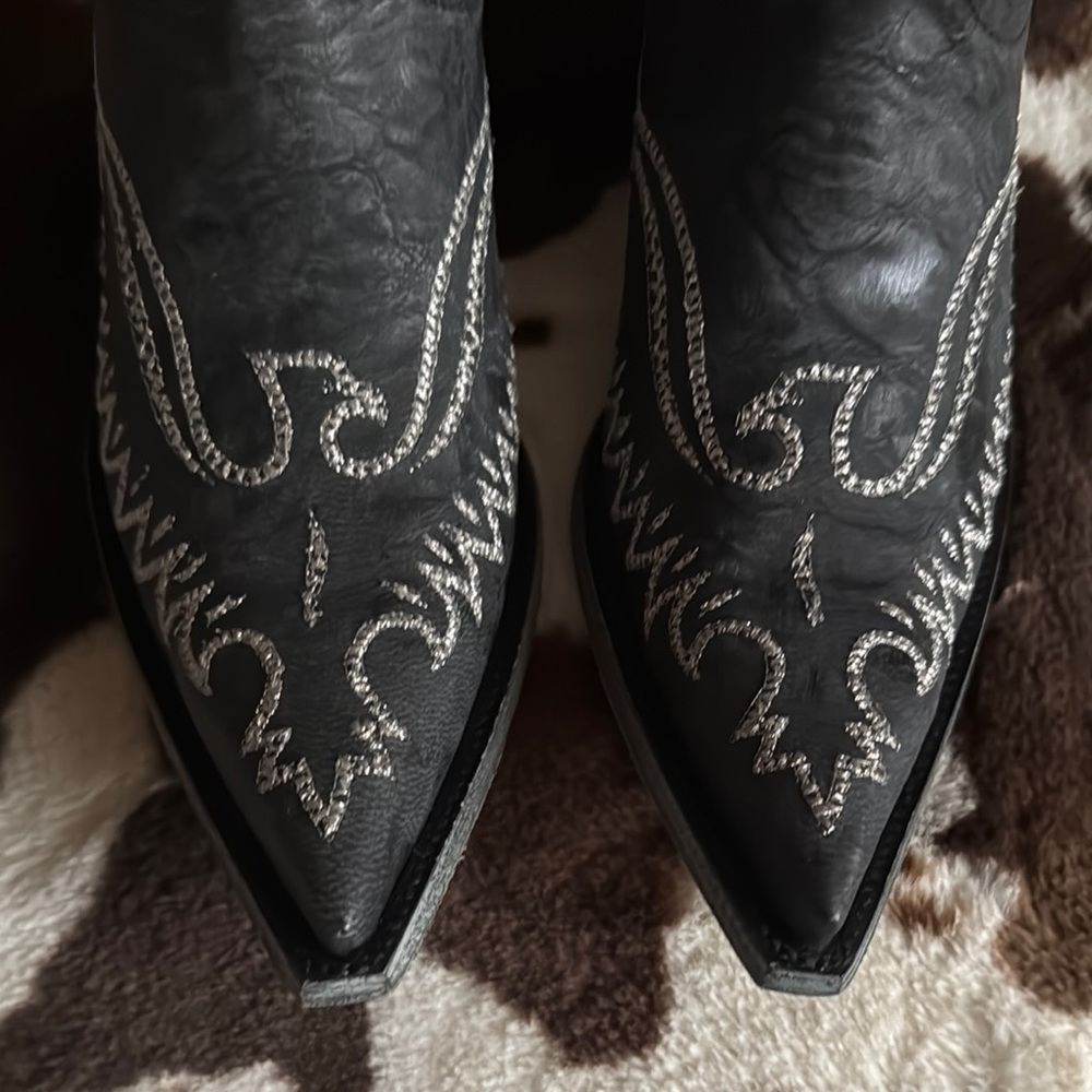 Old Gringo Black Western Cowboy Boots with Silver Eagle Embroidery - Picture 4 of 8